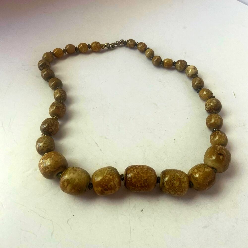Marbleized Green Bead Necklace Graduated Chunky With Metal Spacers Vintage 90's